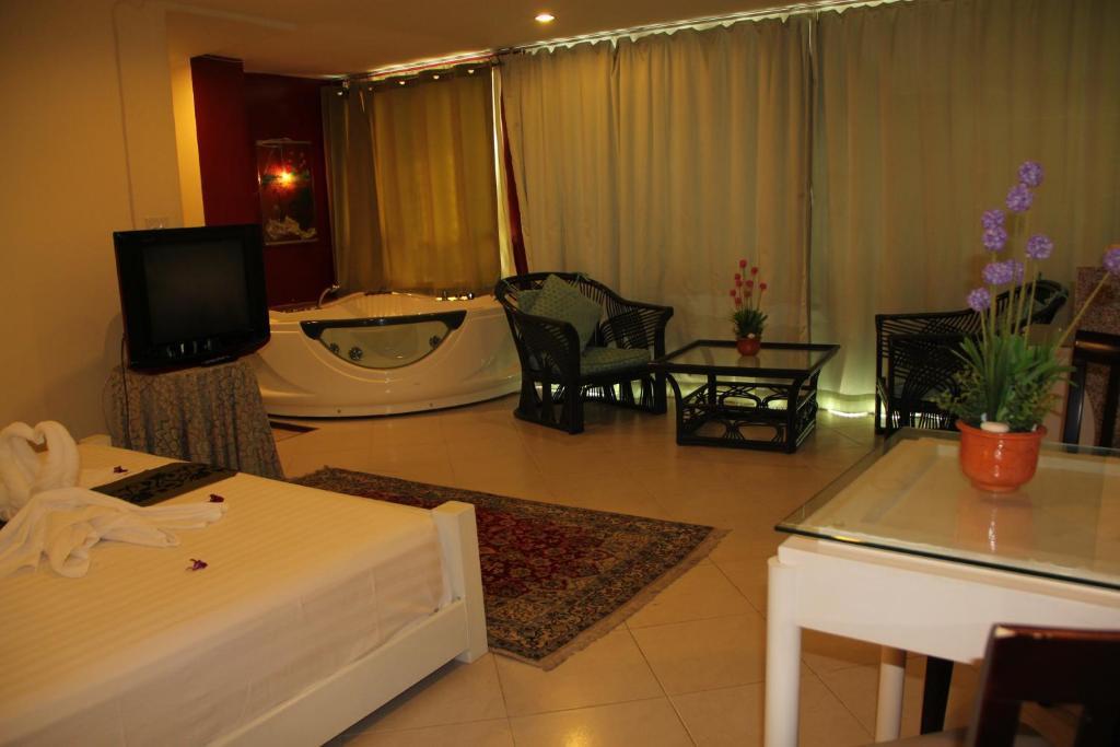 Chanisara Guest House Plage de Kata Chambre photo